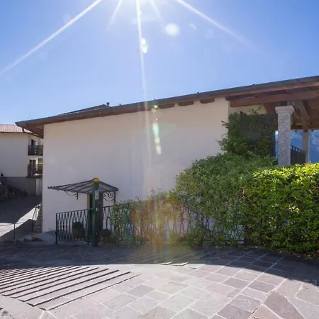 بيت للعطل Casa Delle Mele ميزّيجرا